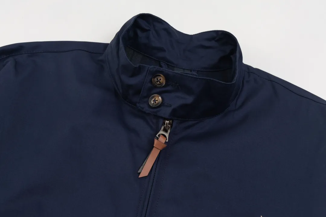 P306 💰Ralph Lauren/Ralph Lauren American vintage classic lapel old cadre retro jacket, thickened in autumn and winter, woolen lining, classic design, timeless classic, thick cotton fabric, showing a sense of vintage, collar and cuffs colorful plaid embellishment, looks good on both men and women, comfortable and comfortable, focuses on relaxed retro YYDS, one for each man and woman, an indispensable piece for autumn and winter, the hottest jacket at the moment The 100% cotton twill is thick and thick, and the pure cotton colorful plaid lining is distinguished by digital printing in the market. Exquisite embroidery. The Harrington jacket has a loose fit, is short and fat, and is super versatile. It is clean-fitting and is perfect for men and women!   Color: Khaki Navy Black Size: M/L/XL Item No.: 101579